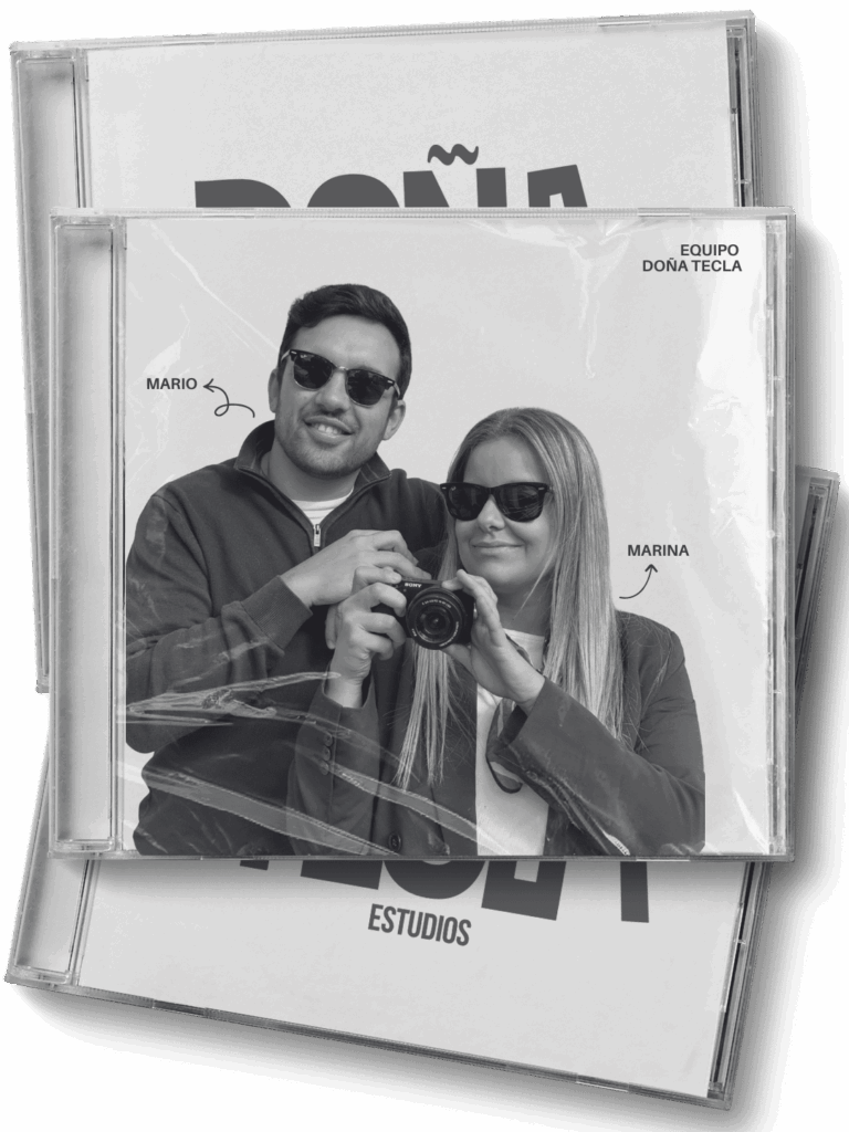 Mario y Marina, equipo de Doña Tecla, en una portada de CD creativa